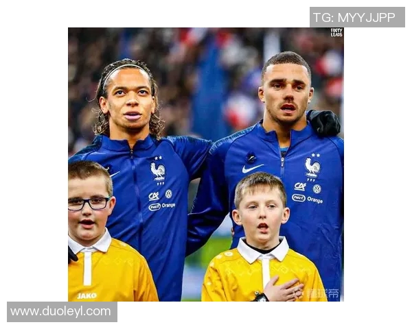 足球明星与美女换脸奇妙合成图展现梦幻魅力与运动激情的完美结合