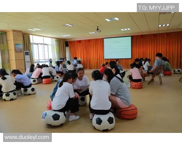 足球明星齐聚天天向上共话绿茵传奇与人生梦想 足球明星齐聚天天向上共话绿茵传奇与人生梦想