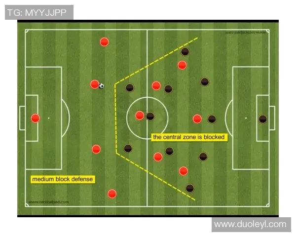 波斯光荣与西部联阵容对比分析揭示球队实力与战术特点 波斯光荣与西部联阵容对比分析揭示球队实力与战术特点
